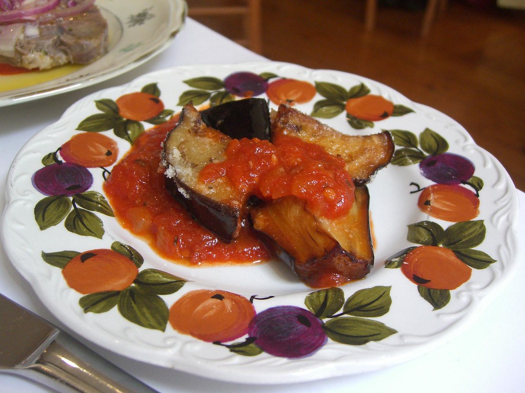 Massa coberta com molho de tomate