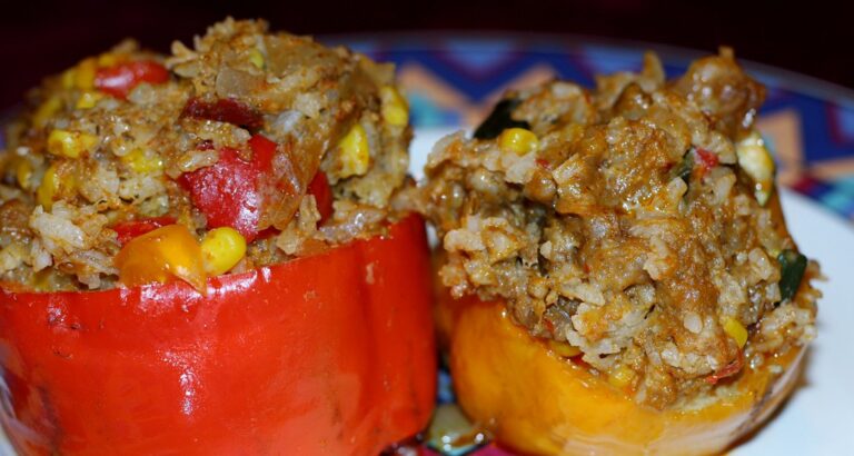 Pimentões recheados com carne moída e queijo gratinado na cesta da air fryer